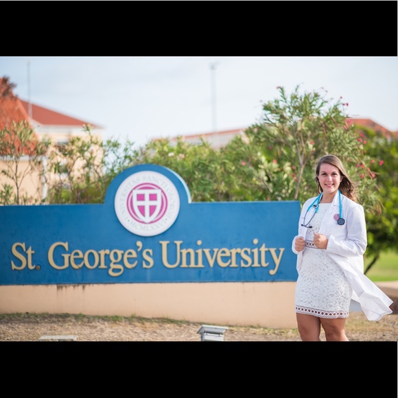 Meet your Posher, Nia! - Picture 3 of 4